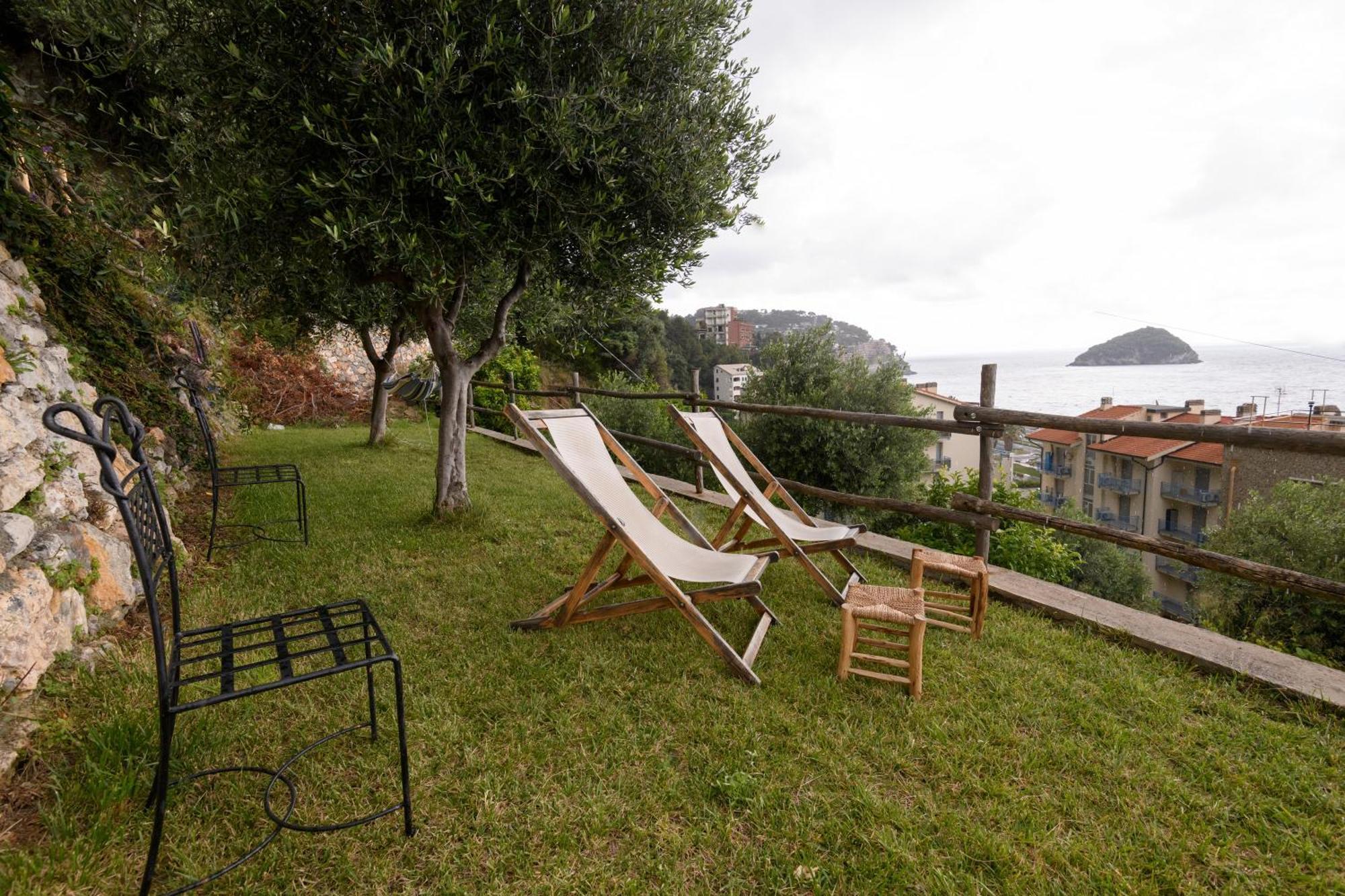 Soqquadro Art&Relax - Spotorno (SV) Sea View Quarto foto